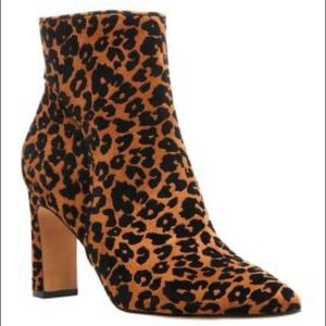 Steven by Steve Madden leopard ankle bootie 7.5